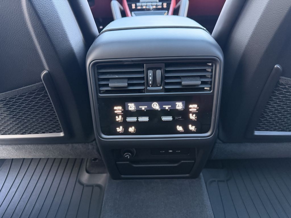 2024 Porsche Cayenne Image 80