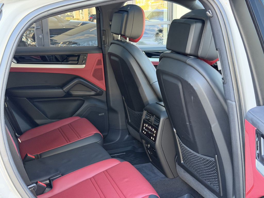 2024 Porsche Cayenne Image 83