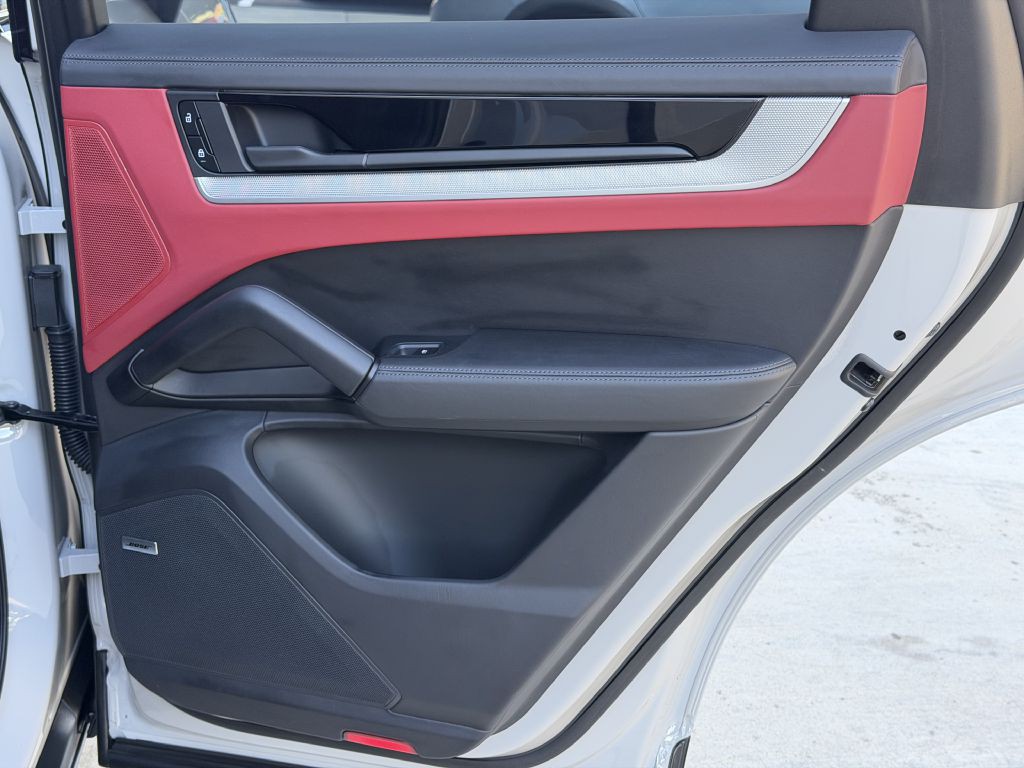 2024 Porsche Cayenne Image 84