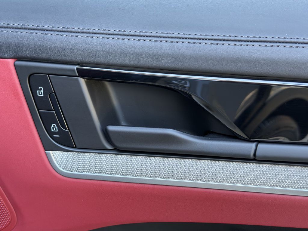 2024 Porsche Cayenne Image 86