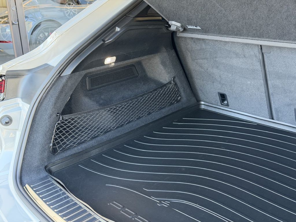 2024 Porsche Cayenne Image 95