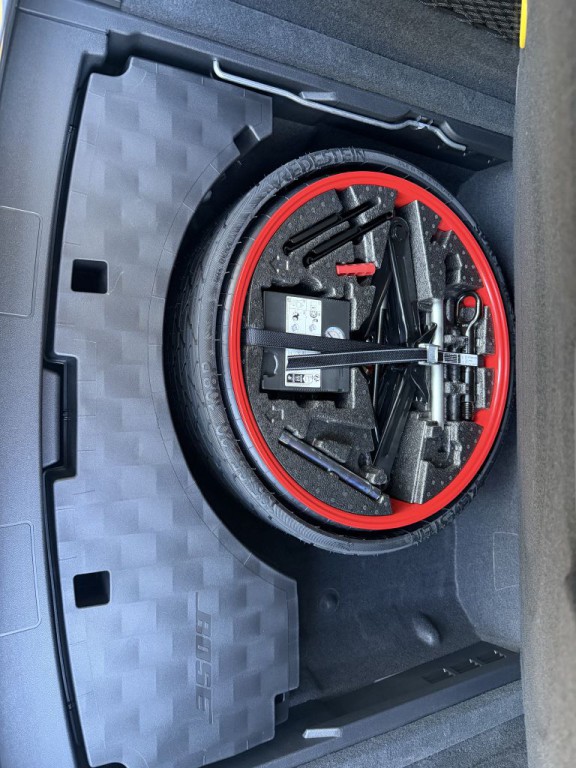 2024 Porsche Cayenne Image 97