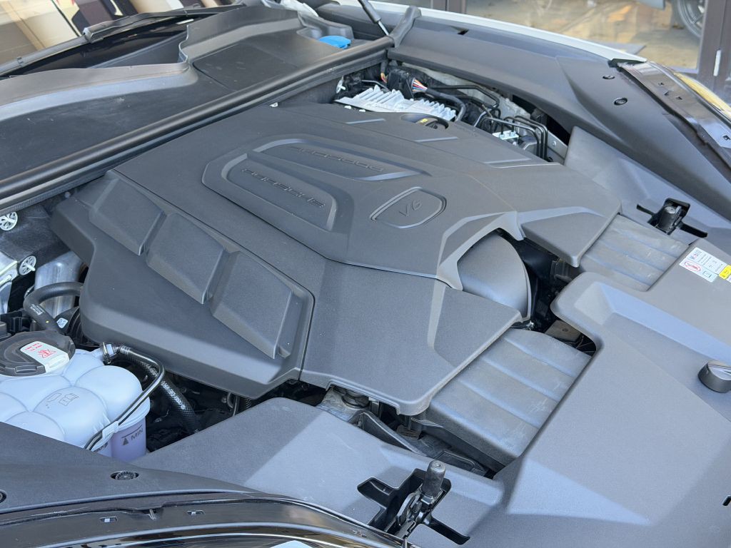 2024 Porsche Cayenne Image 100