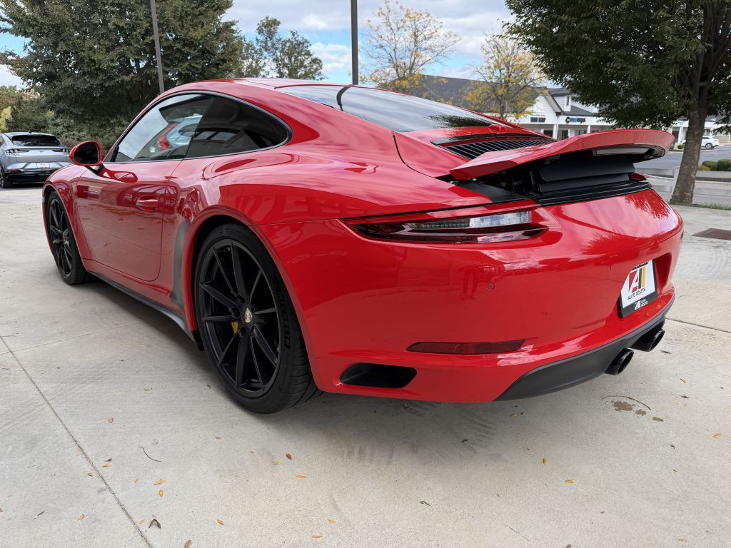 2018 Porsche 911 Image 6