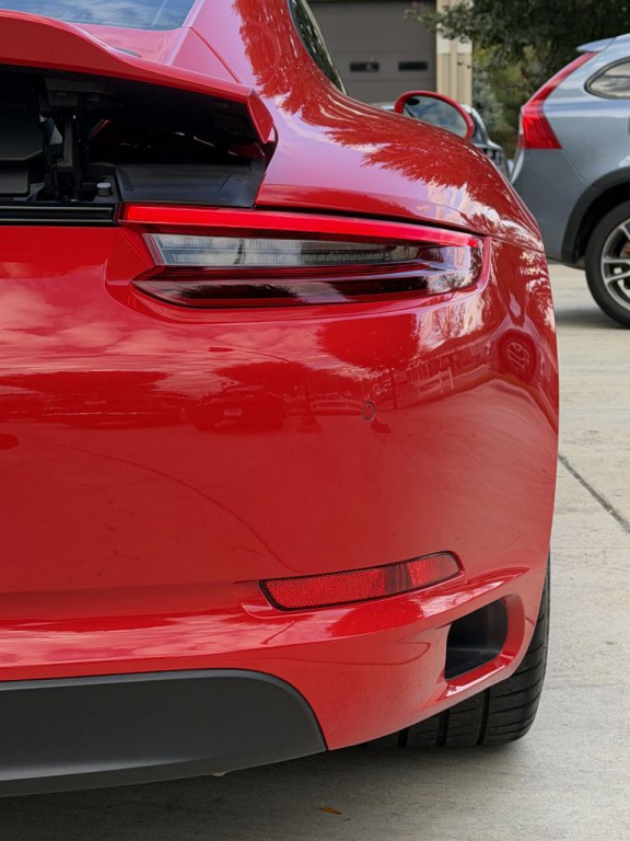 2018 Porsche 911 Image 14