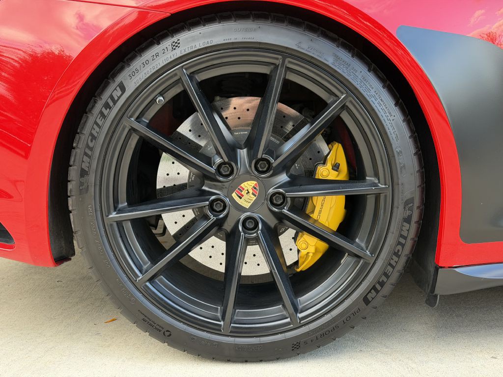 2018 Porsche 911 Image 19