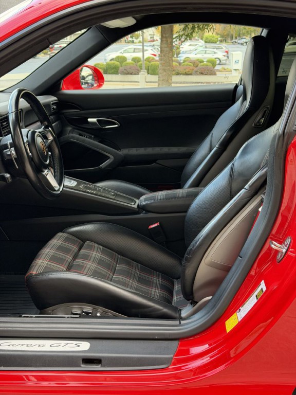 2018 Porsche 911 Image 21