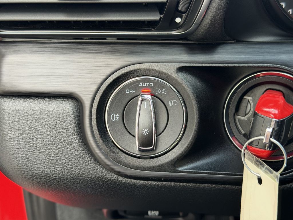 2018 Porsche 911 Image 31