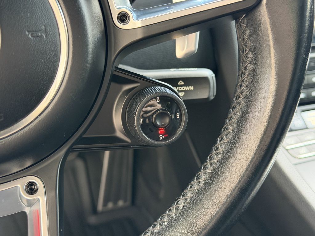 2018 Porsche 911 Image 34