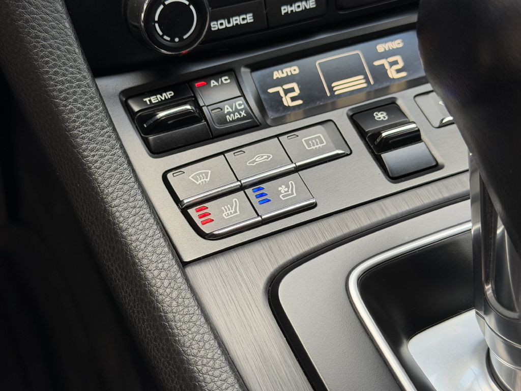 2018 Porsche 911 Image 45