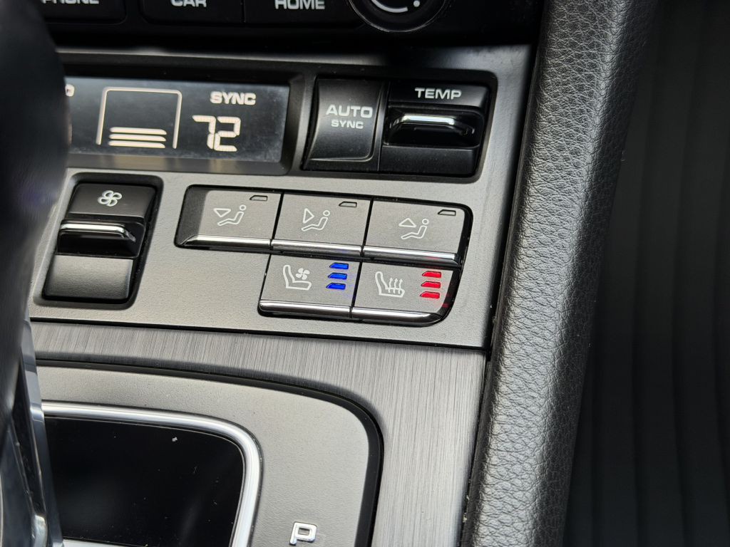 2018 Porsche 911 Image 46