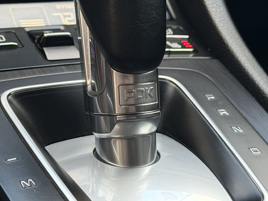 2018 Porsche 911 Image 48