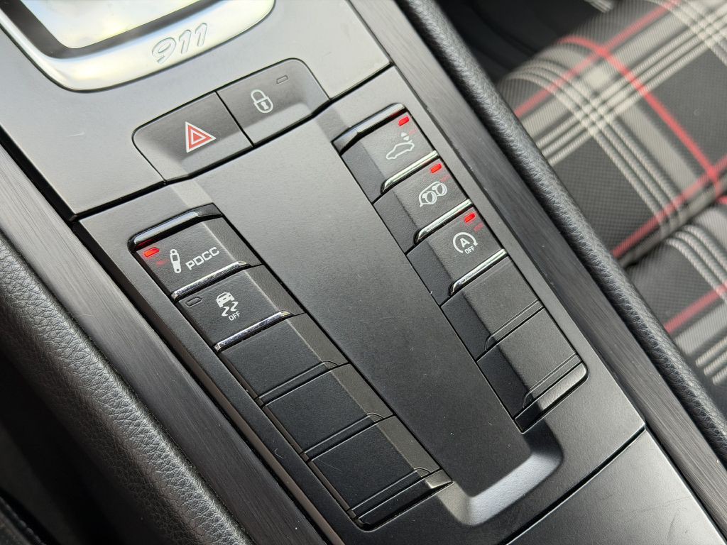 2018 Porsche 911 Image 50