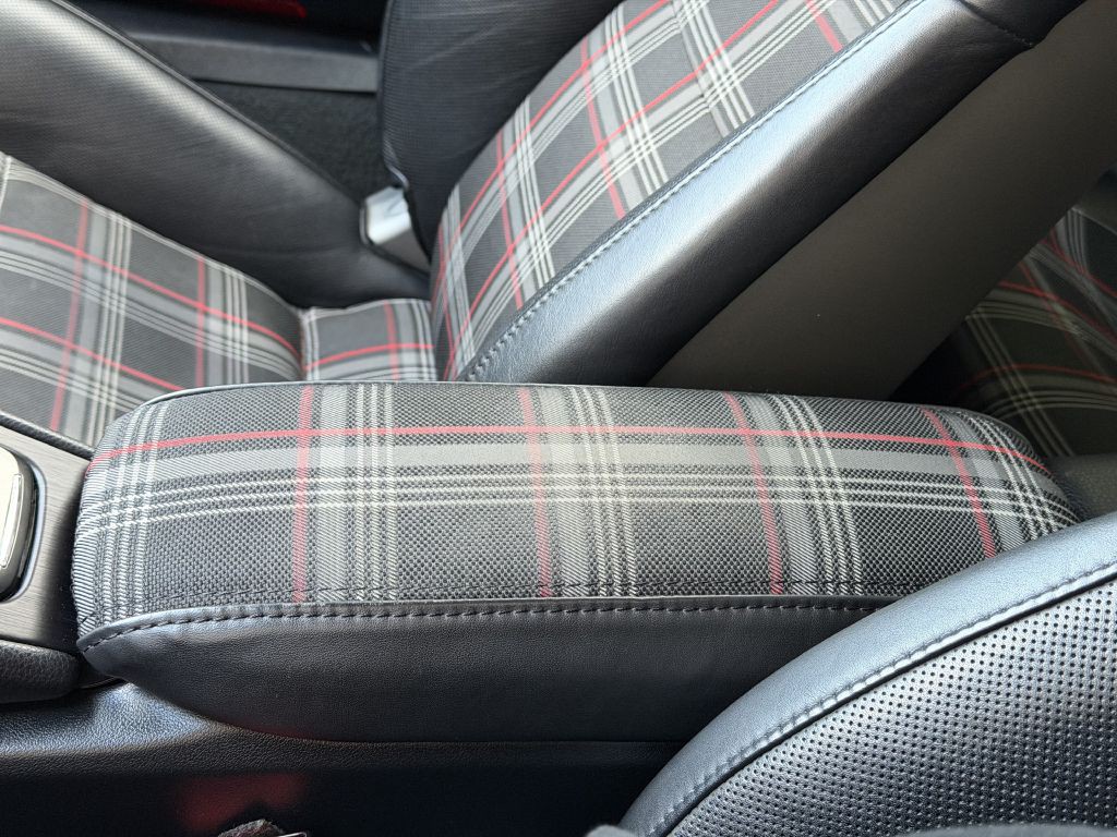 2018 Porsche 911 Image 51