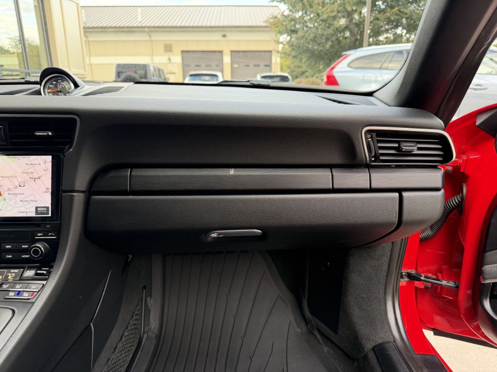 2018 Porsche 911 Image 68