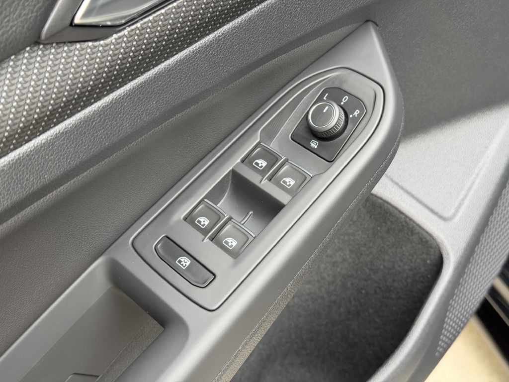 2022 Volkswagen Golf Image 27