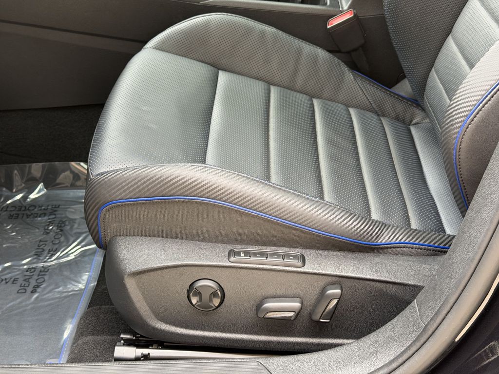 2022 Volkswagen Golf Image 30