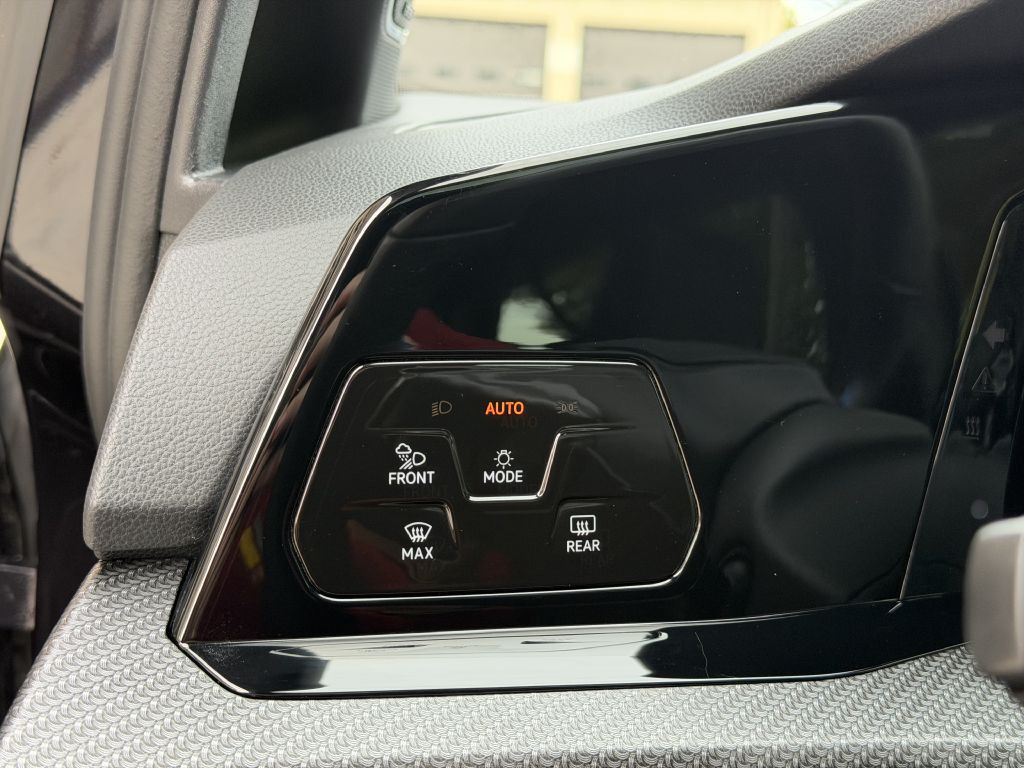 2022 Volkswagen Golf Image 33