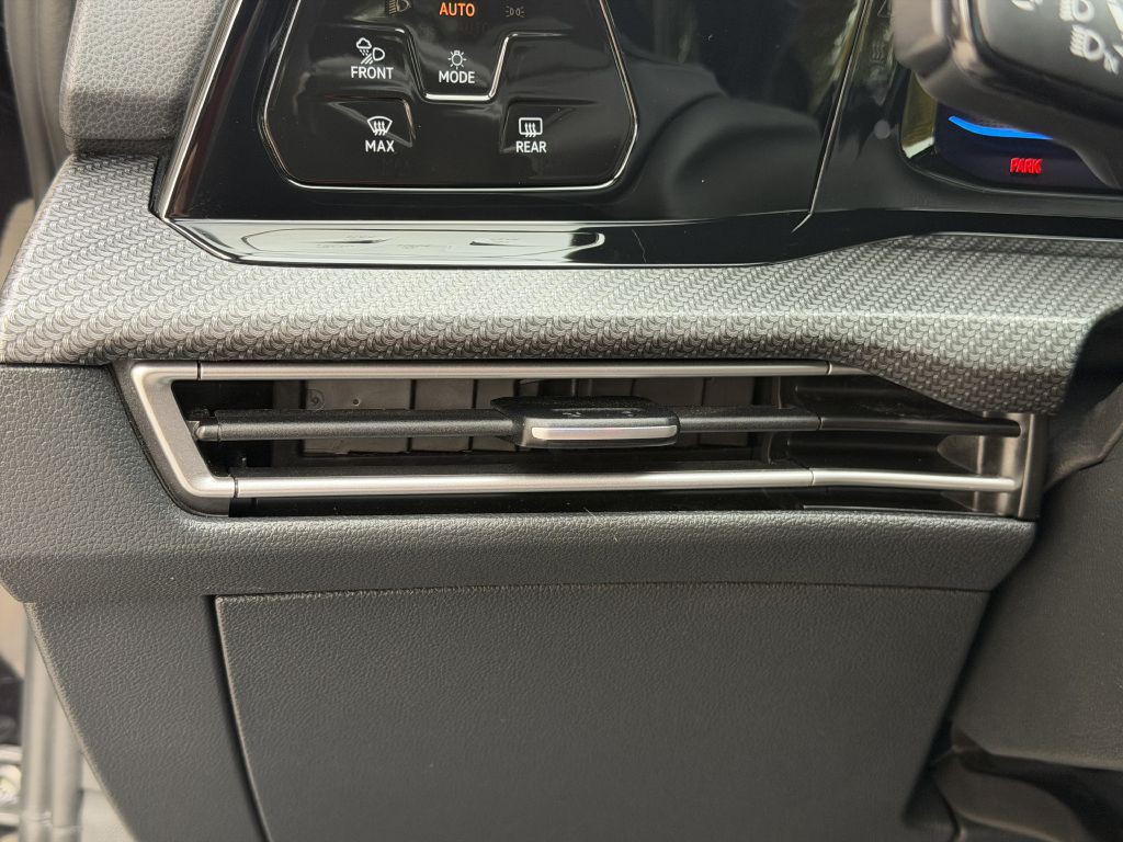 2022 Volkswagen Golf Image 34