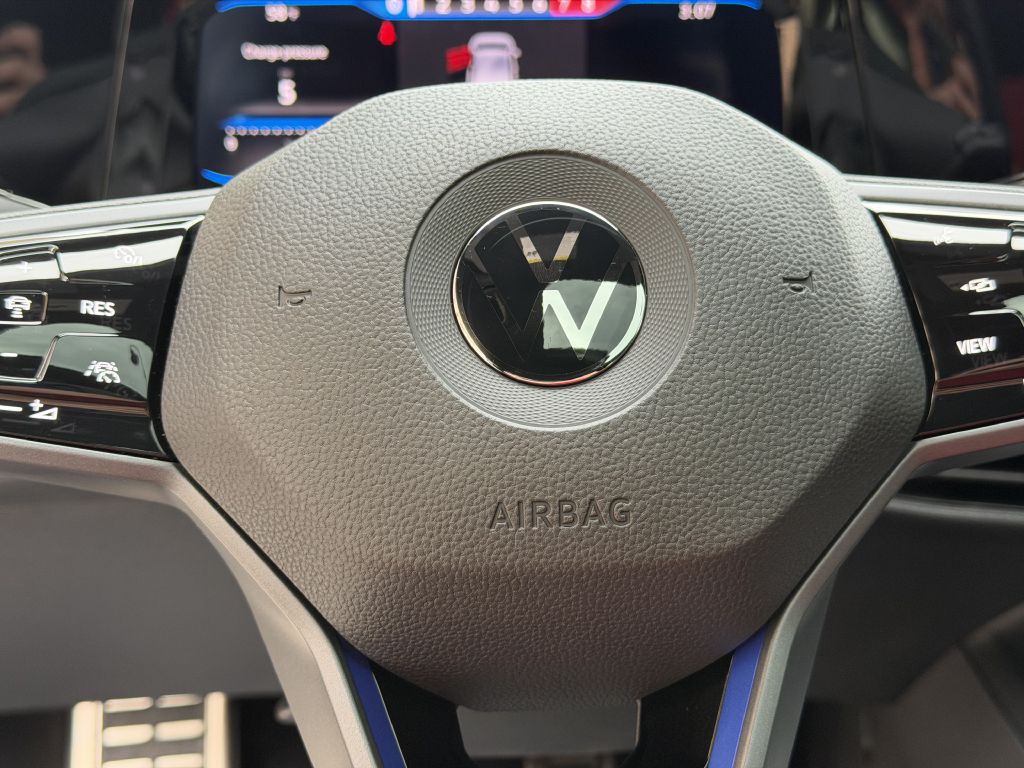 2022 Volkswagen Golf Image 36