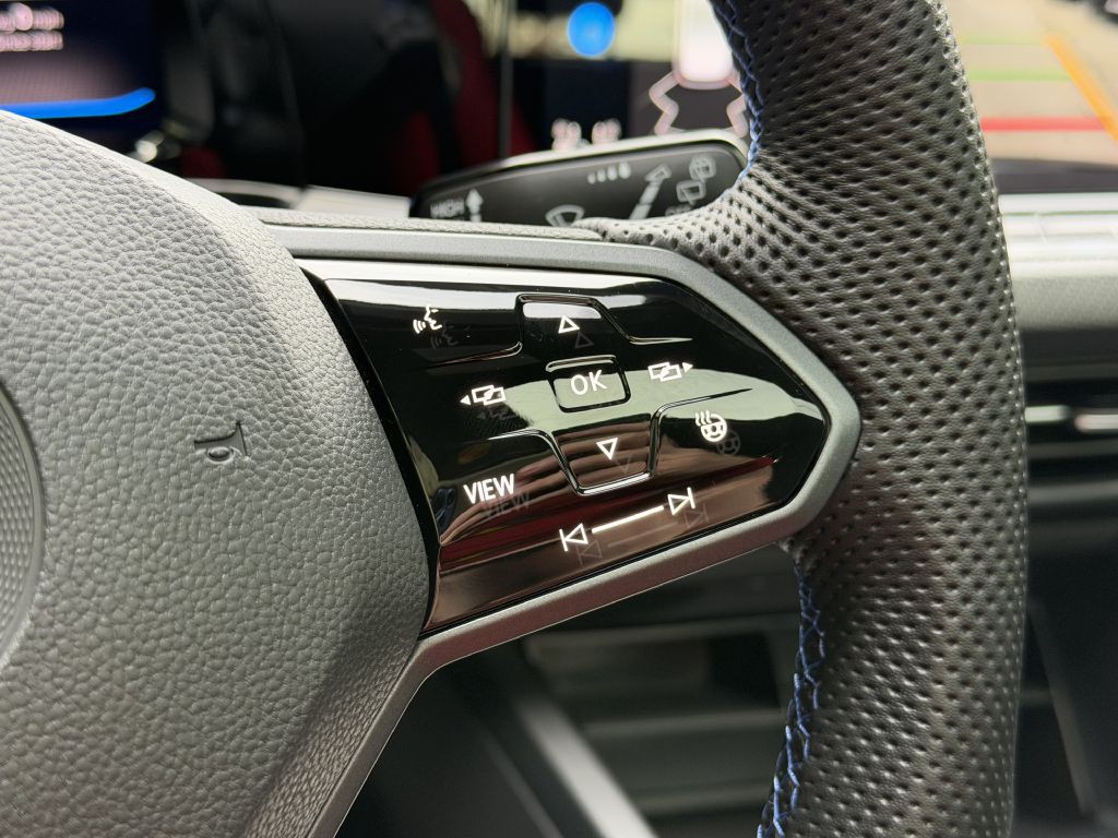 2022 Volkswagen Golf Image 39