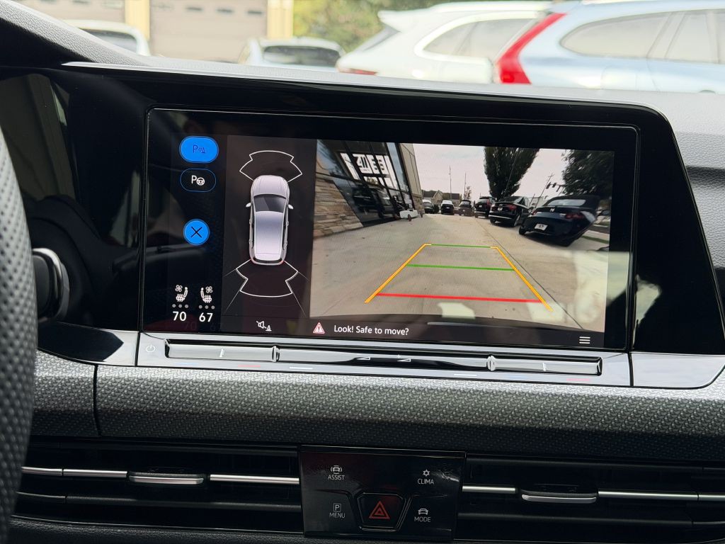 2022 Volkswagen Golf Image 40