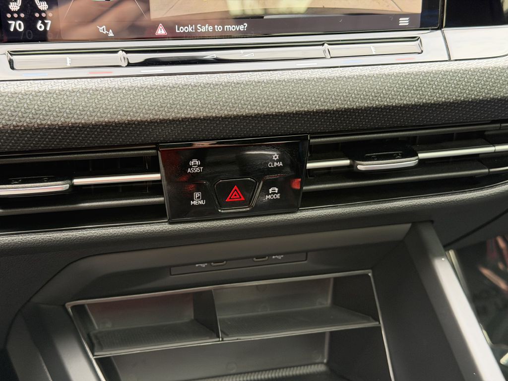 2022 Volkswagen Golf Image 41