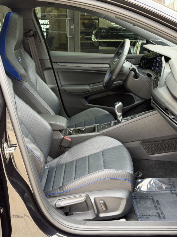 2022 Volkswagen Golf Image 52