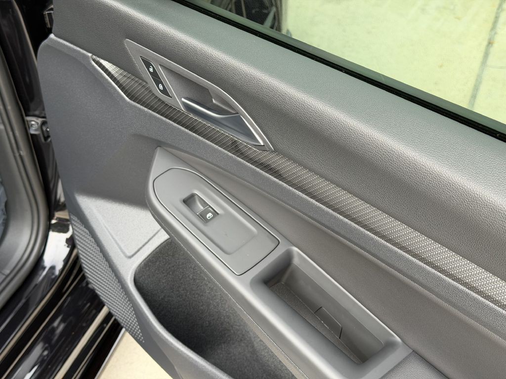 2022 Volkswagen Golf Image 54