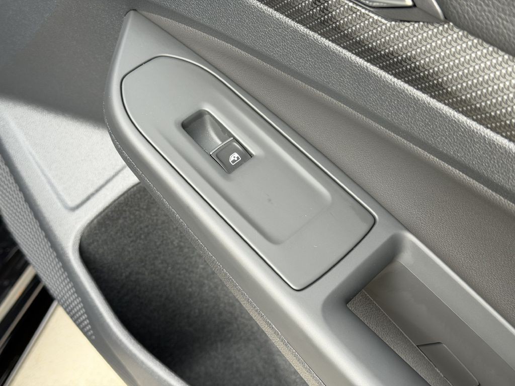 2022 Volkswagen Golf Image 56