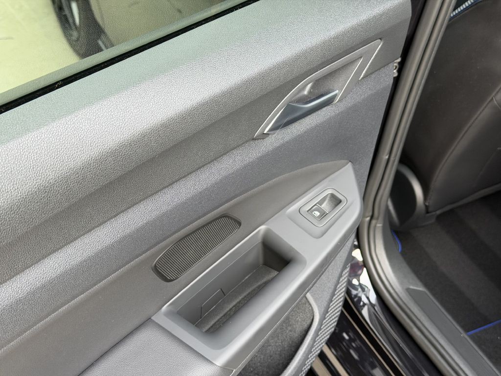 2022 Volkswagen Golf Image 70