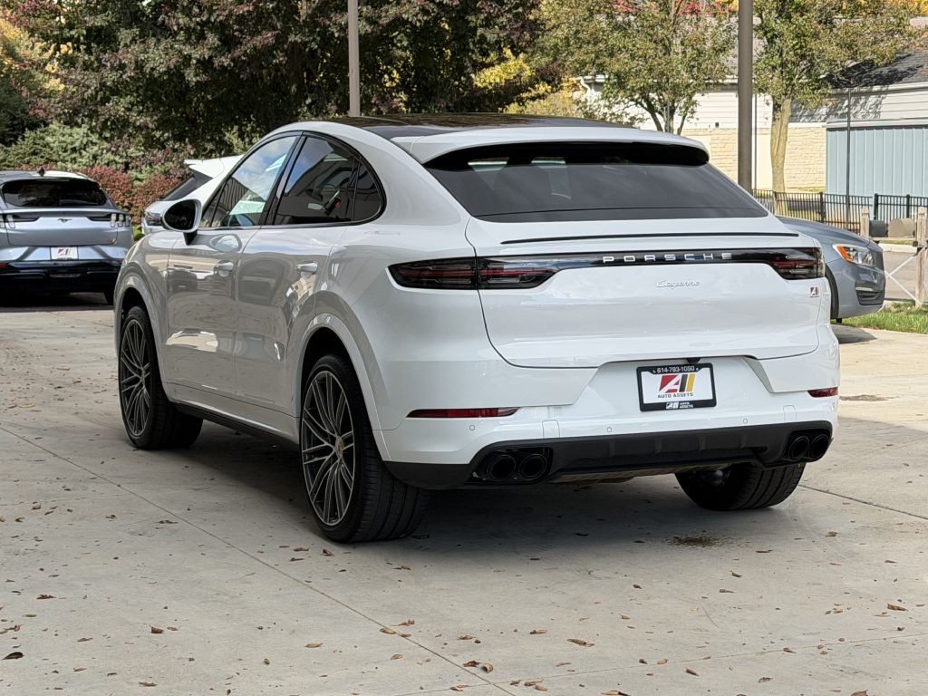 2022 Porsche Cayenne Image 8