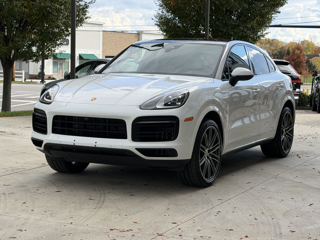2022 Porsche Cayenne Image 9