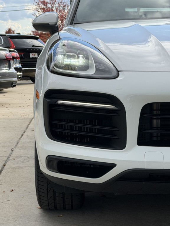 2022 Porsche Cayenne Image 10