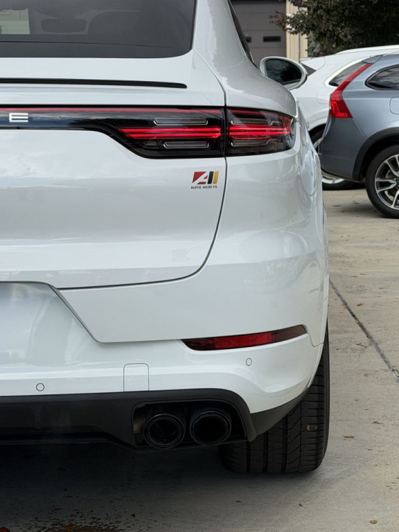 2022 Porsche Cayenne Image 13