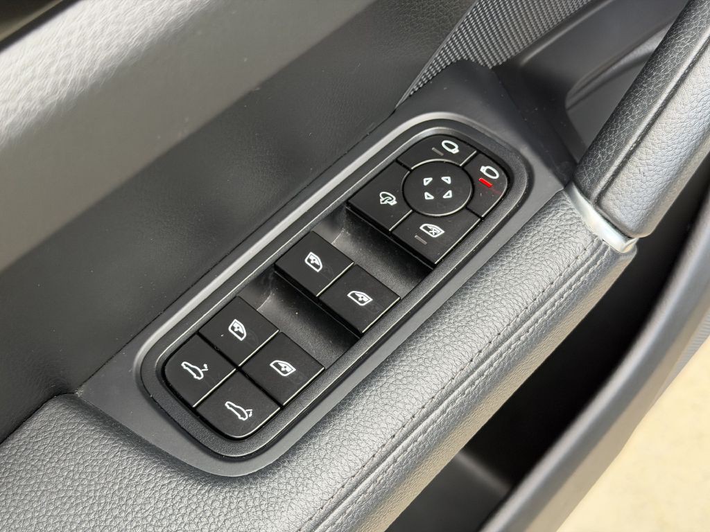 2022 Porsche Cayenne Image 22