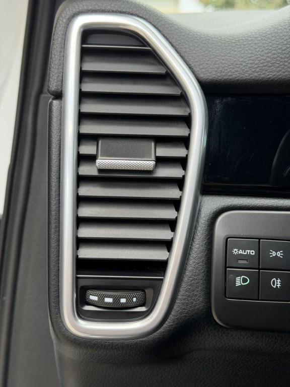 2022 Porsche Cayenne Image 29