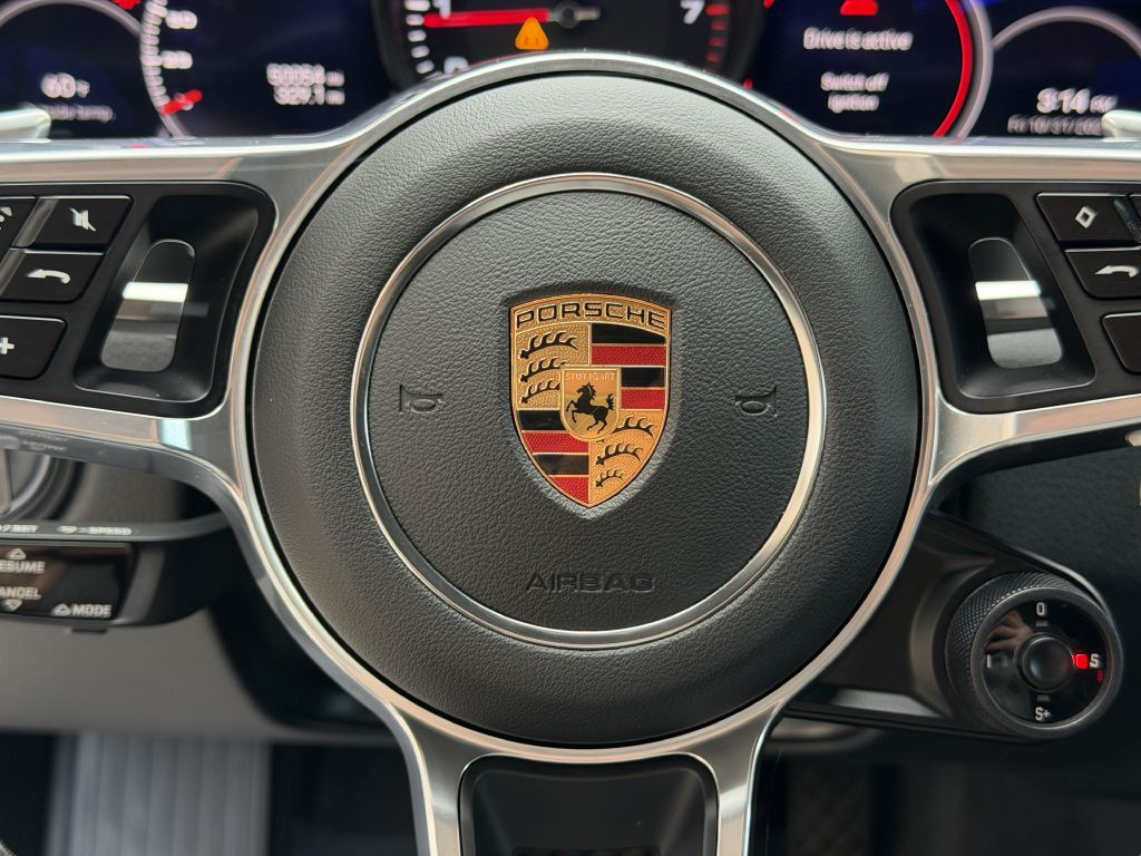 2022 Porsche Cayenne Image 32