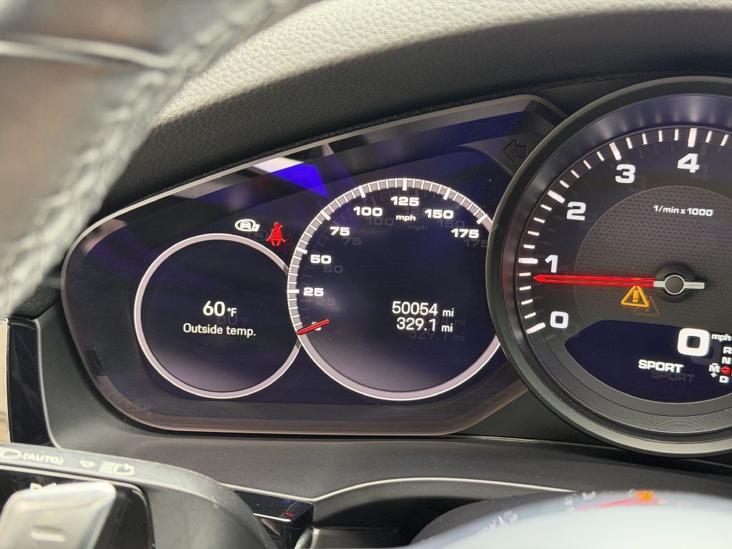 2022 Porsche Cayenne Image 38