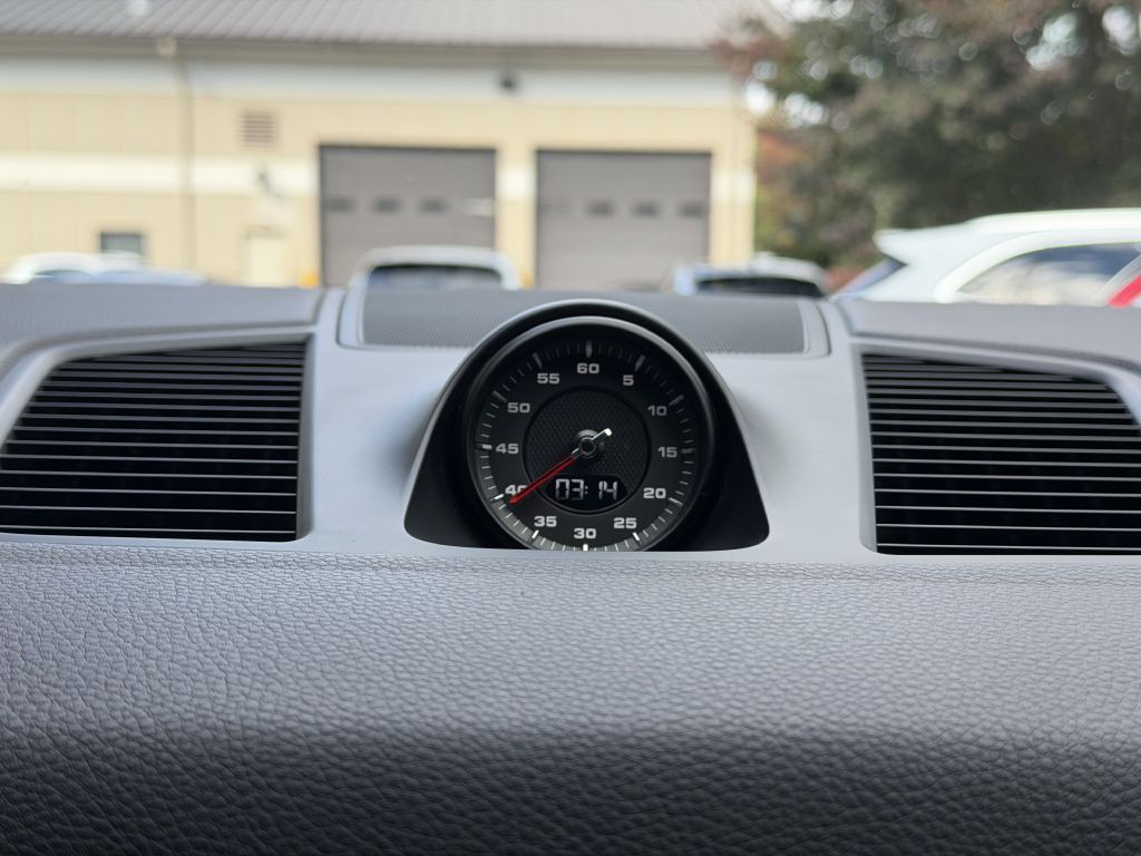 2022 Porsche Cayenne Image 40