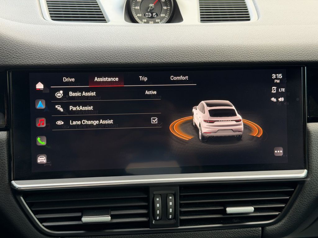 2022 Porsche Cayenne Image 42