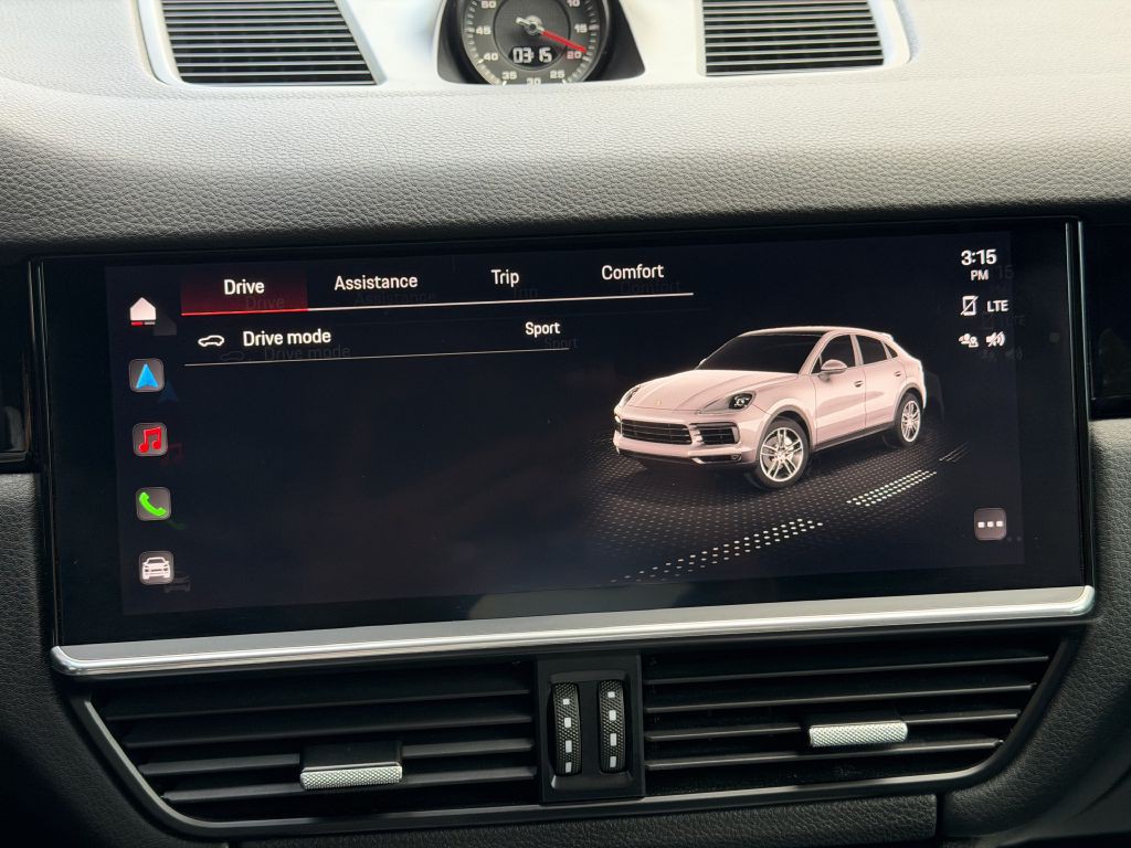 2022 Porsche Cayenne Image 43