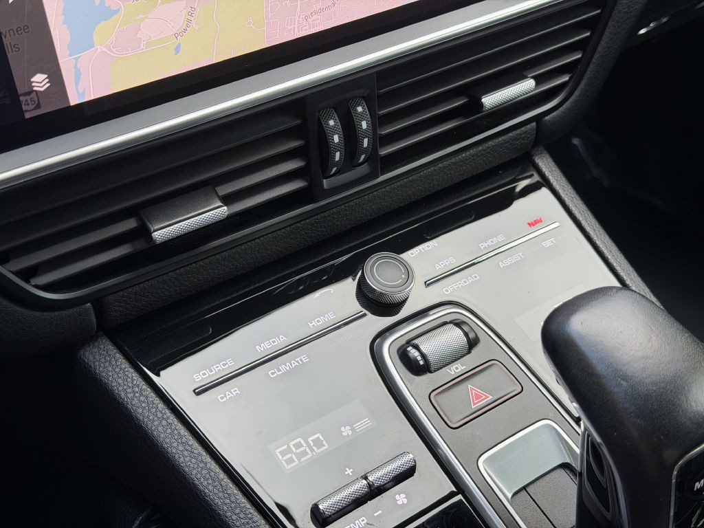 2022 Porsche Cayenne Image 45