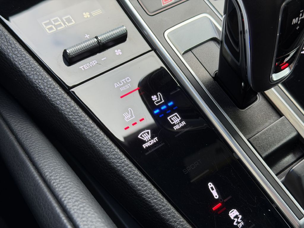 2022 Porsche Cayenne Image 46