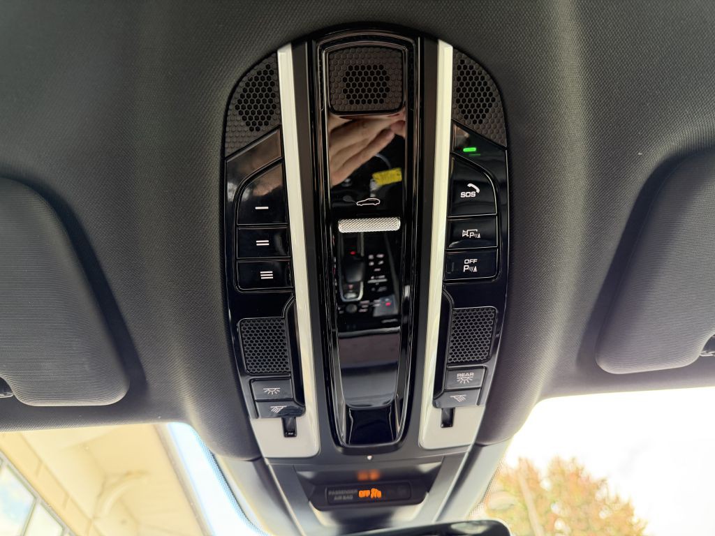 2022 Porsche Cayenne Image 53