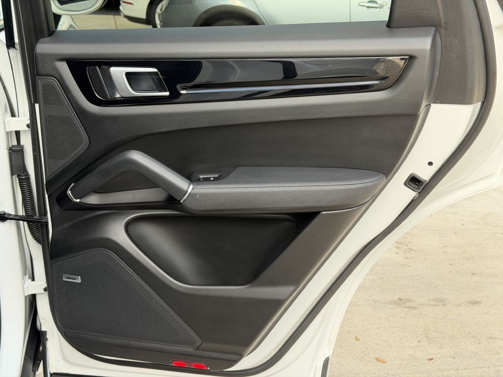 2022 Porsche Cayenne Image 73