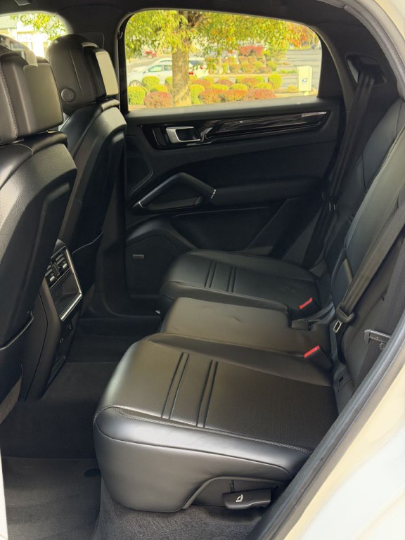 2022 Porsche Cayenne Image 85