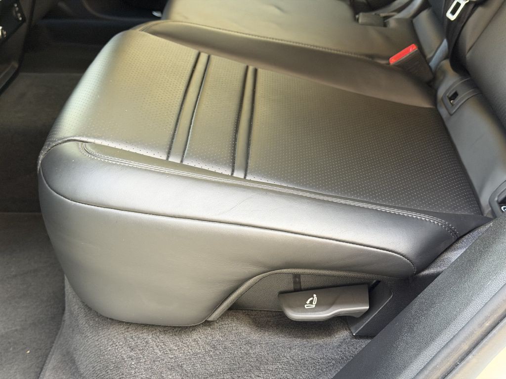 2022 Porsche Cayenne Image 93