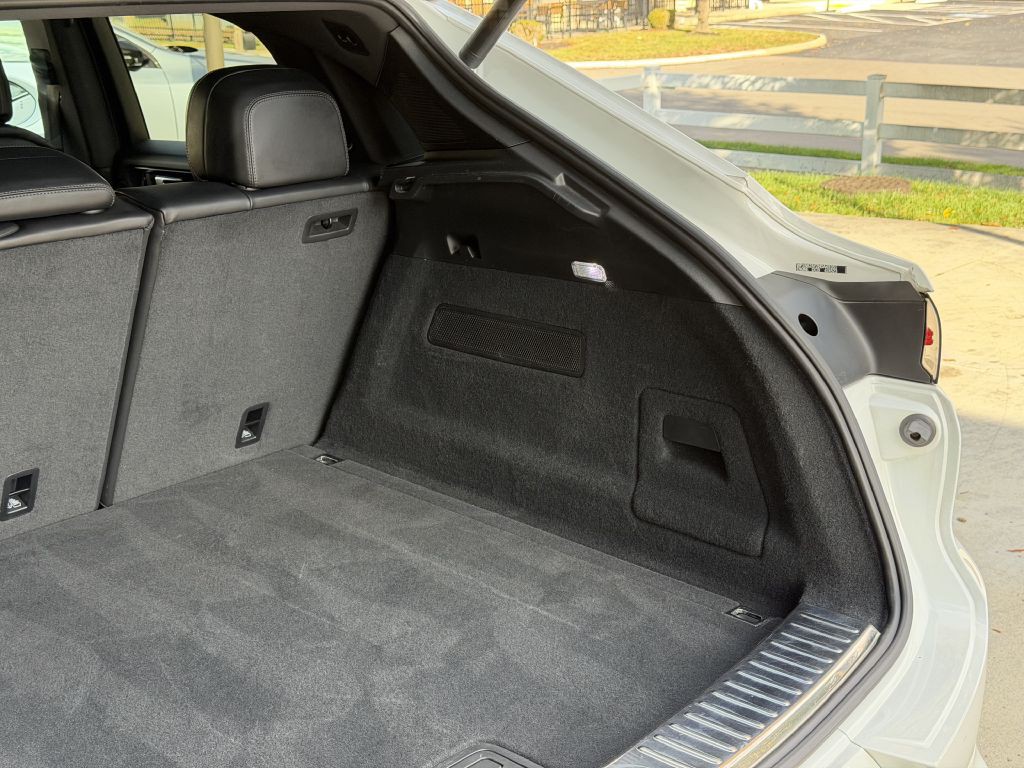 2022 Porsche Cayenne Image 98