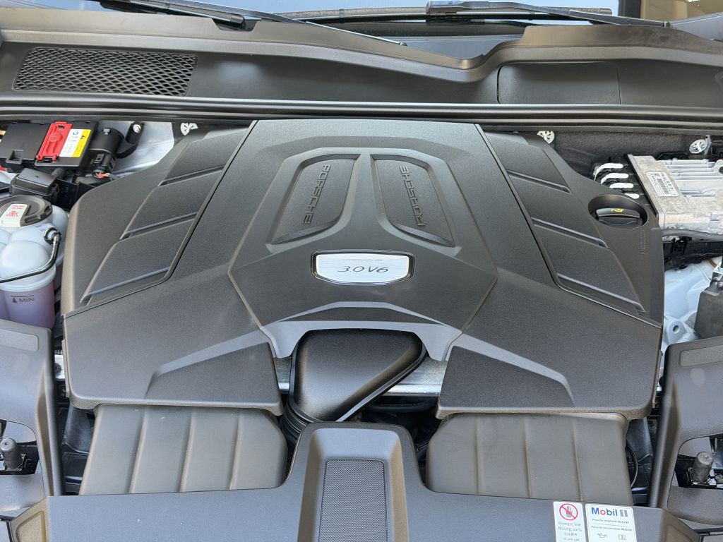 2022 Porsche Cayenne Image 101